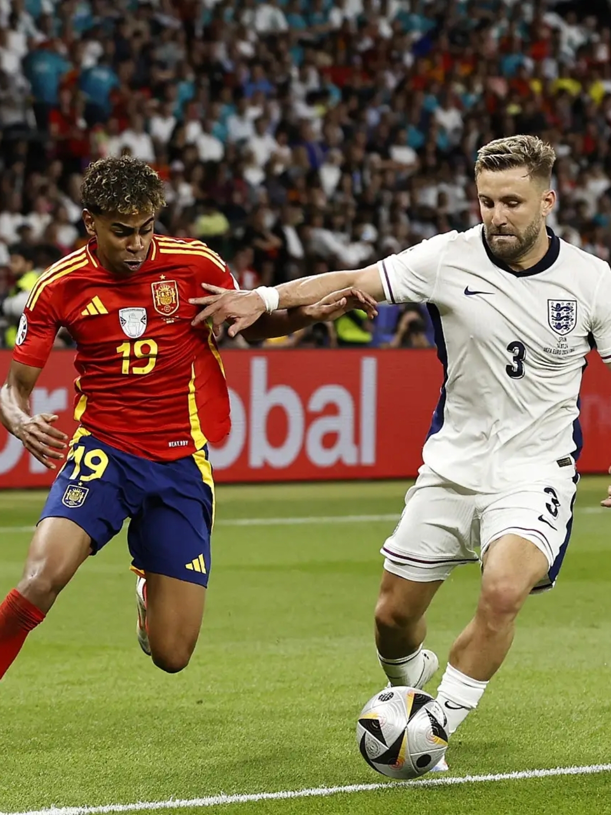 英格兰大胜西班牙，斯特林梅开二度助球队晋级