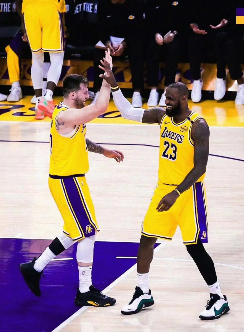 新赛季焕发活力，湖人展现更强实力的简单介绍